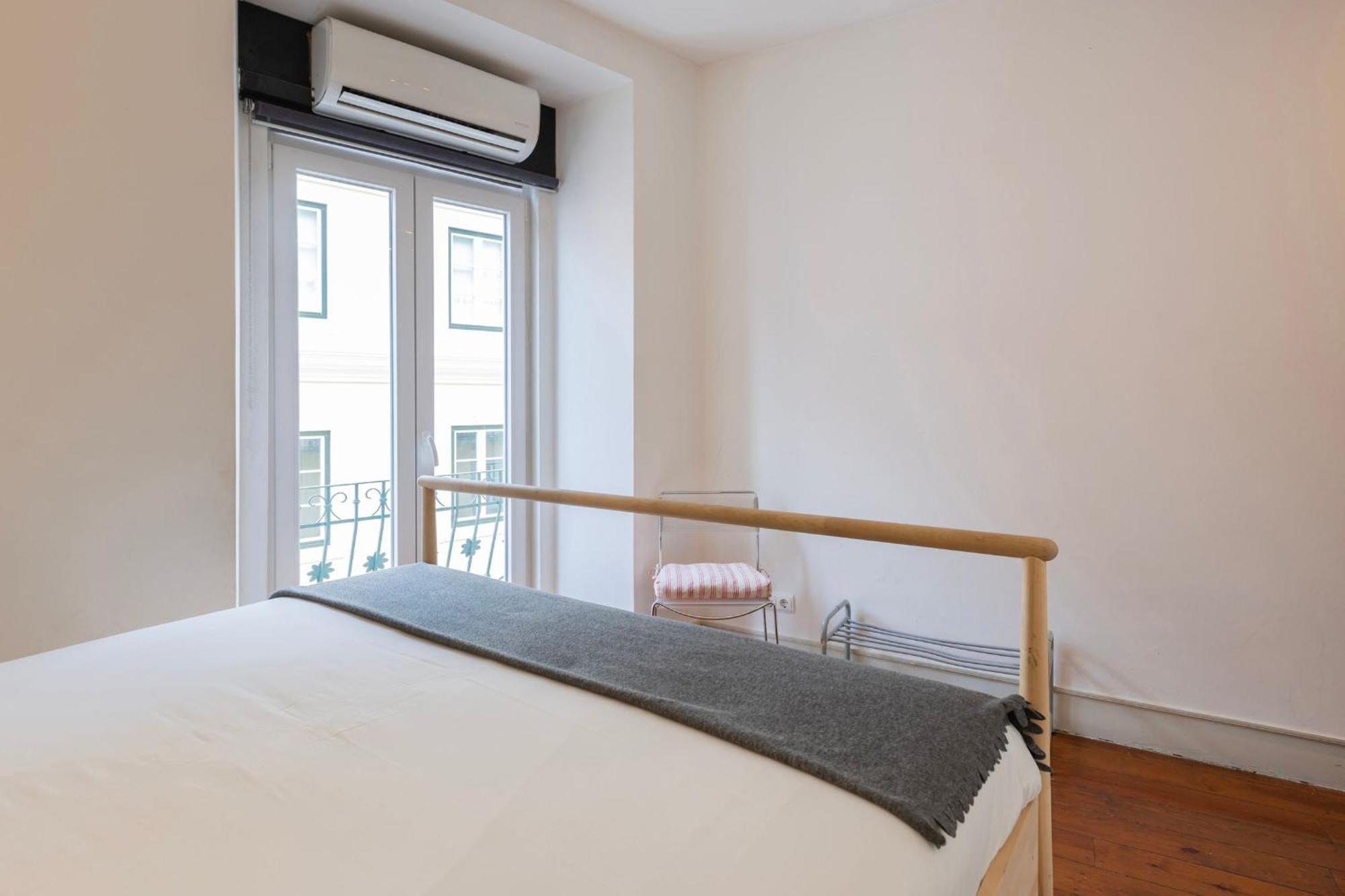 Apartment Chiado Center 1bdr Flat By Lovelystay